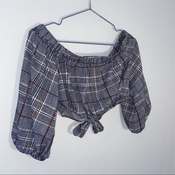 Plaid tie up cropped 1/4 sleeve blouse - Picture 2 of 3